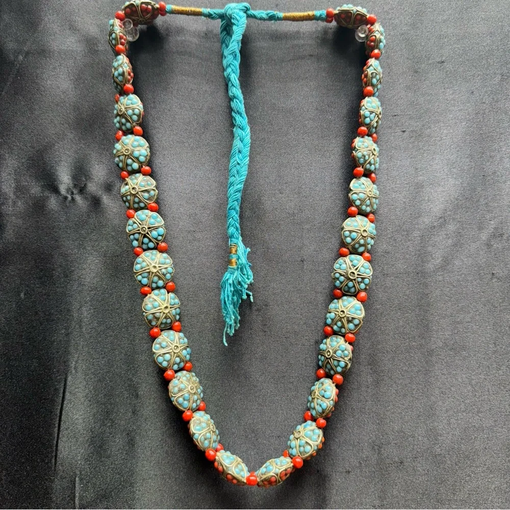 Vtg Nepalese Tibetan Red Coral & Turquoise Handmade Beaded Necklace Reversible - Picture 3 of 10